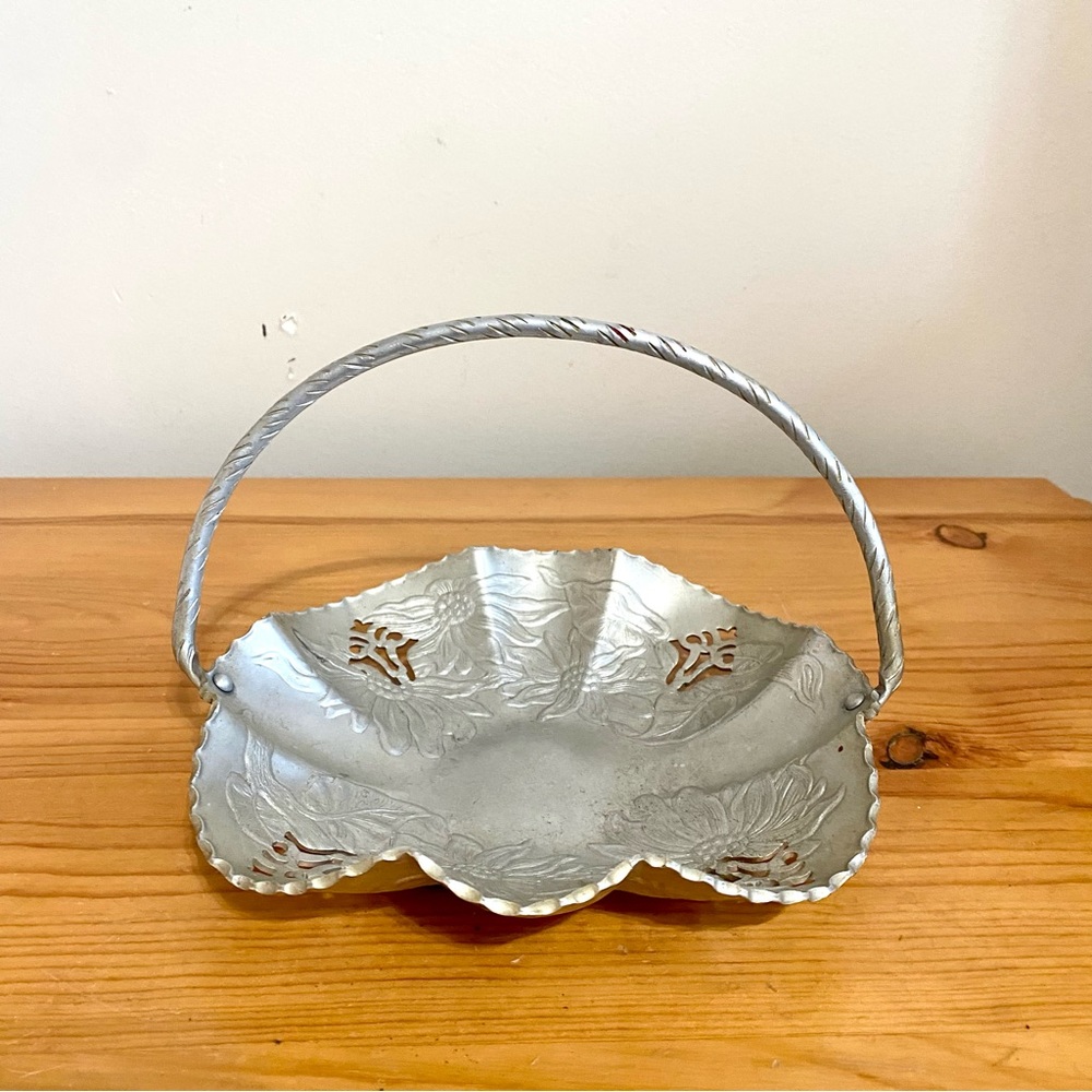 Vintage 40s Farber & Shlevin Inc Silver Aluminum Basket Display Serving